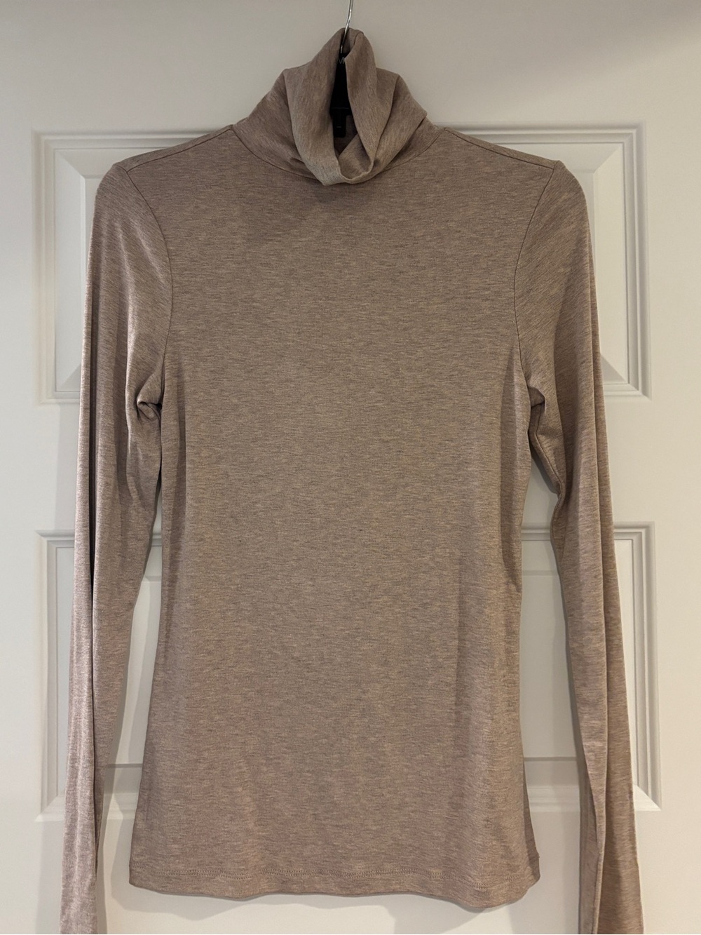 Universal Thread Heathered Beige turtleneck top NWT